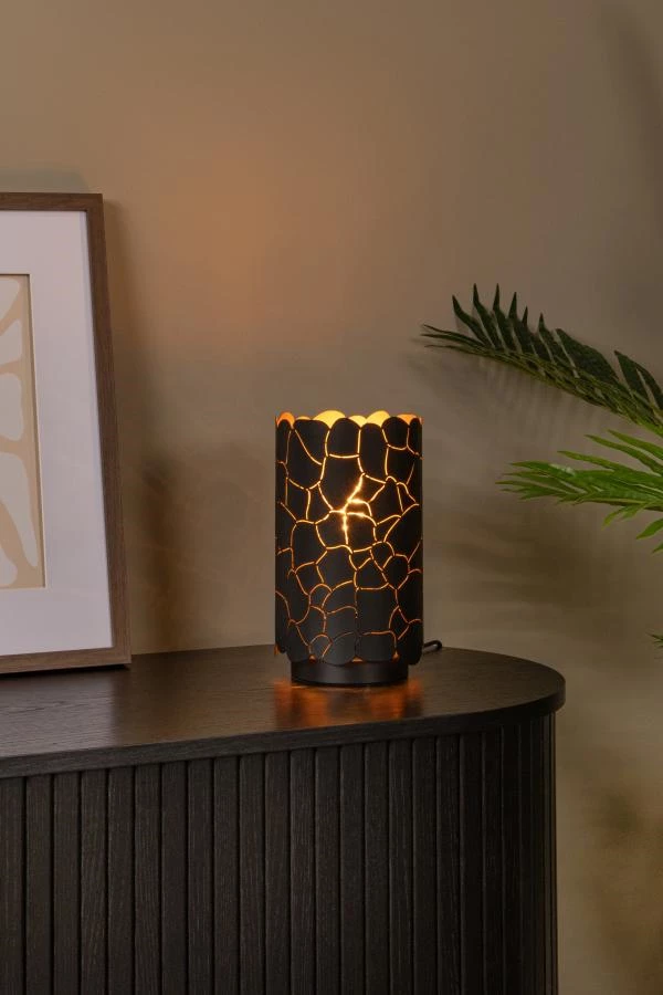 Lucide ALMELO - Lámpara de mesa - Ø 15 cm - 1xE27 - Negro - ambiente 1